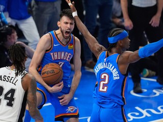 Momentka zo zápasu Oklahoma City Thunder - San Antonio Spurs