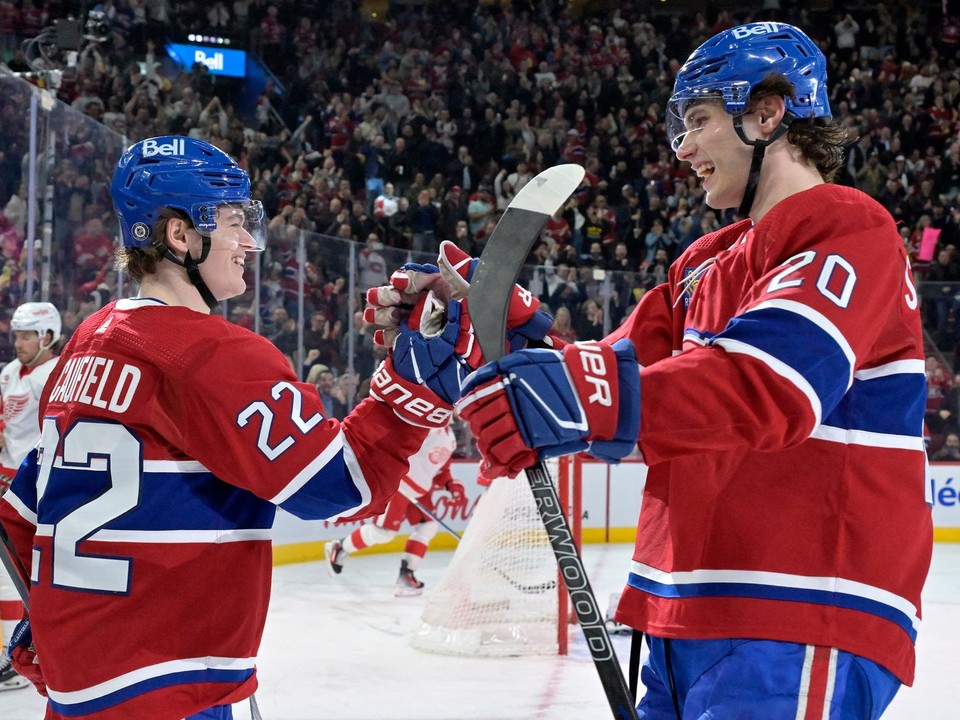 Cole Caufield a Juraj Slafkovský