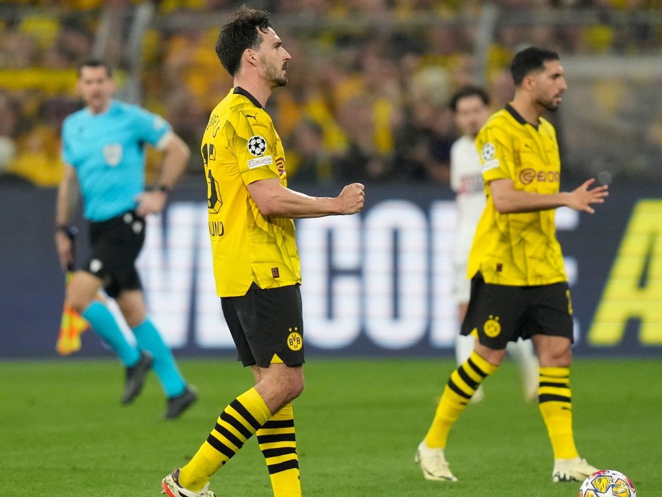 Futbalisti Dortmundu sa tešia z výhry nad PSG. 