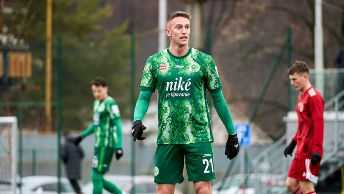 Futbalista Stropkova Dávid Keresteš.