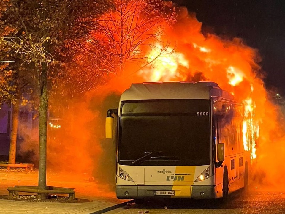 Fanúšikom Barcelony zhorel autobus