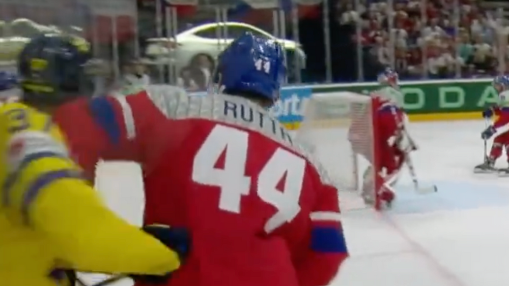 Diskusia: VIDEO: Komplikácie pre domáci tím. Česku suspendovali pred finále posilu z NHL