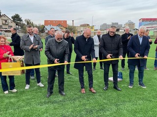 SFZ – Prezident Ján Kováčik prestrihol pásku na novom ihrisku v Námestove