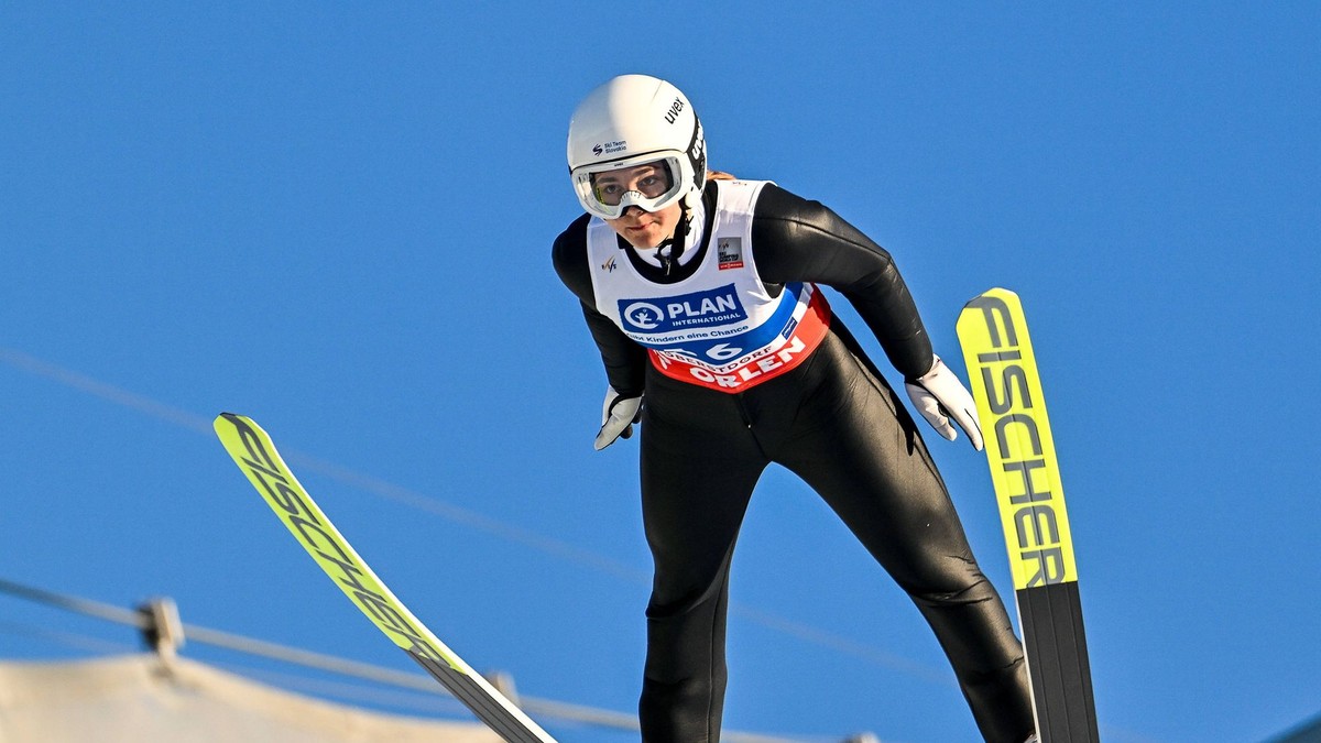 Slovenská reprezentantka v skokoch na lyžiach Kira Mária Kapustíková. 