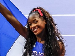 Cyréne Sambová-Mayelaová.