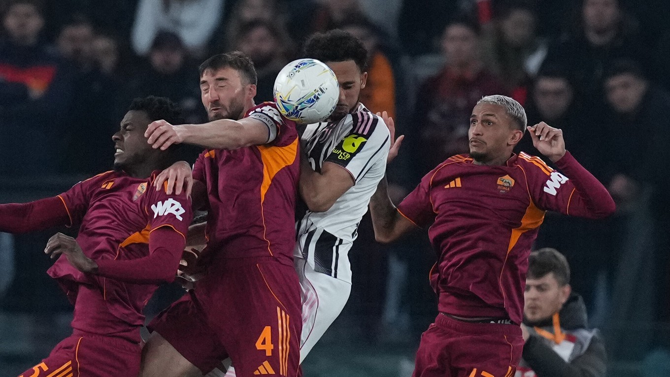 Momentka zo zápasu AS Rím - Juventus.