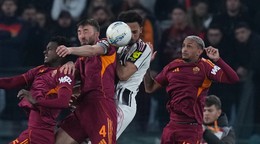 Momentka zo zápasu AS Rím - Juventus.