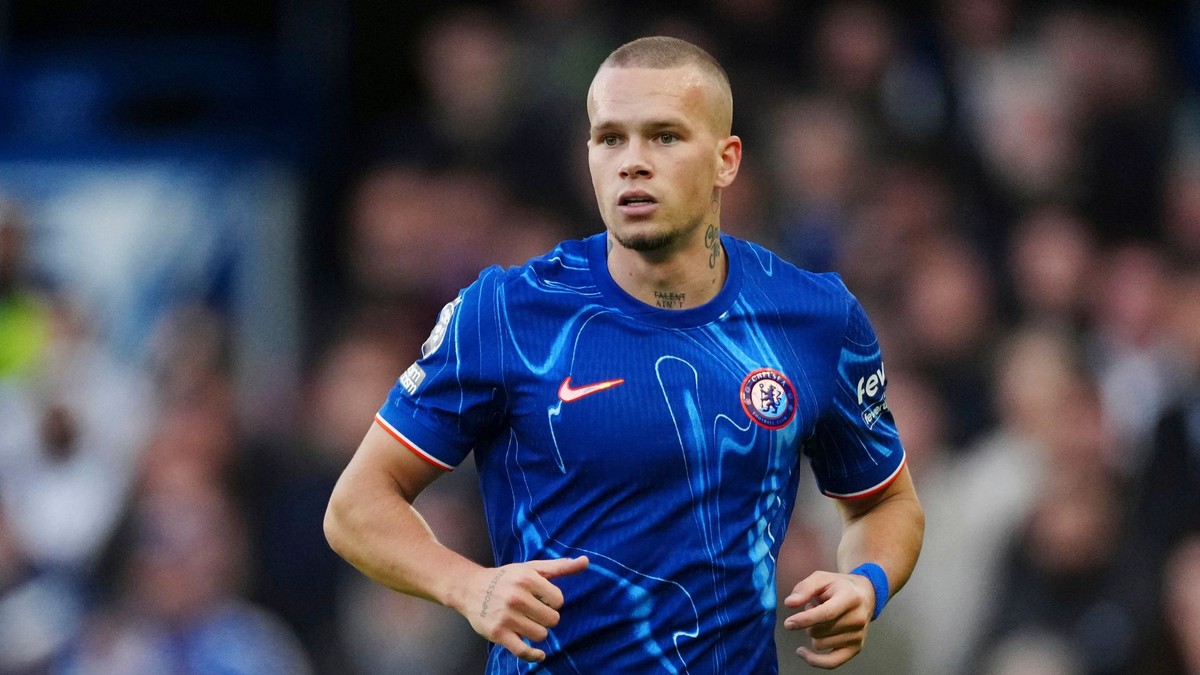 Mychajlo Mudryk v drese Chelsea