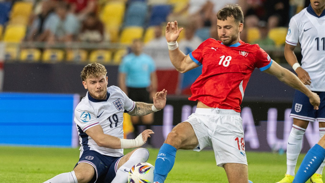 Momentka zo zápasu medzi Českom a Anglickom na EURO U21 2025.