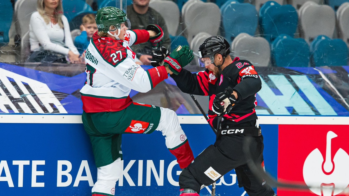 Momentka zo zápasu hokejovej Ligy majstrov medzi HC Sparta Praha - Frölunda HC.