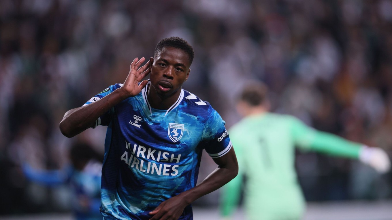Hráč Anthony Musaba zo Samsunsporu sa teší z gólu.