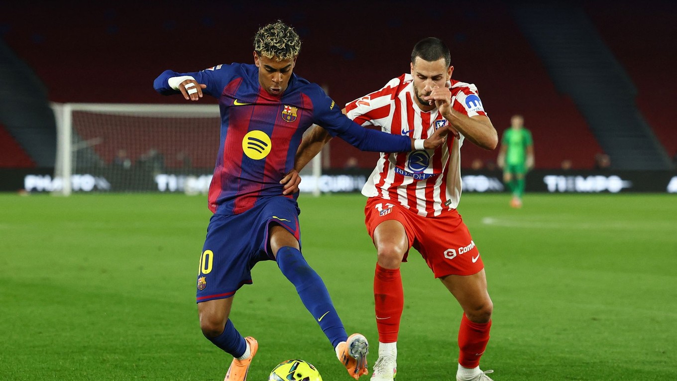 Lamine Yamal a Dávid Hancko.