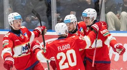 Hráči Liptovského Mikuláša sa tešia z gólu.