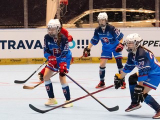 Slovenské hokejbalistky.