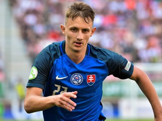 Dominik Hollý v drese slovenskej reprezentácie do 19 rokov.