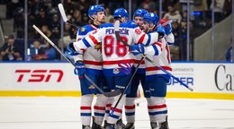 Juraj Pekarčík (v strede) so spoluhráčmi Monctonu