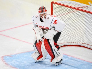 Brankár Jordan Binnington pred zápasom Slovensko - Kanada v skupine A na MS v hokeji 2025.