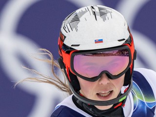 Petra Vlhová reaguje v cieli slalomu tímovej kombinácie žien v alpskom lyžovaní počas zimných olympijských hier 2026.