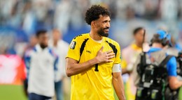 Brankár Kapverd Vozinha ďakuje fanúšikom po zápase s Argentínou na MS vo futbale 2026.