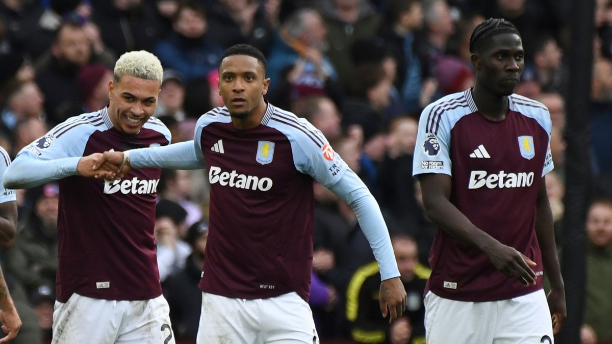 Premier League: Aston Villa Beat Struggling Manchester City