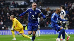 Jamie Vardy oslavuje gól