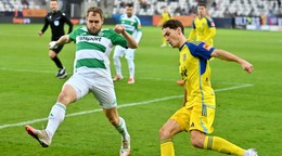 Zľava Lukáš Fabiš (Skalica) a Matej Madleňák (Košice) bojujú o loptu v zápase 19. kola futbalovej Niké ligy FC Košice - MFK Skalica