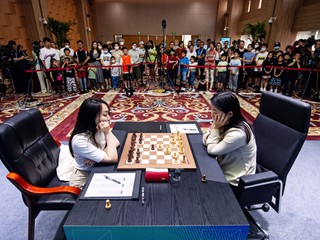 Zápas o titul majsterky sveta v šachu medzi Lej Tching-ťie a Ťü Wen-ťün.