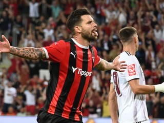 Futbalista Spartaka Trnava Michal Ďuriš sa teší z gólu.