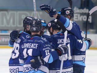 Radosť hráčov Nitry po góle.