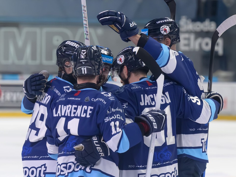 Radosť hráčov Nitry po góle.