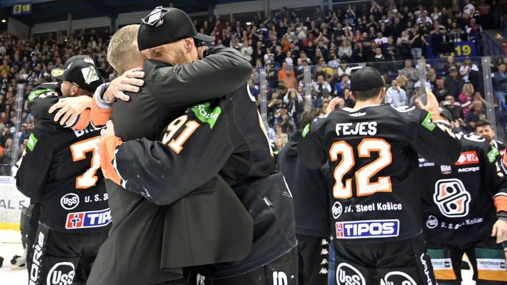 Hokejisti HC Košice sa tešia z víťazstva a zisku majstrovského titulu vo finále play-off hokejovej Tipos extraligy.