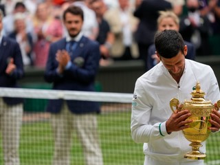 Novak Djokovič po tom, čo vyhral Wimbledon 2021.