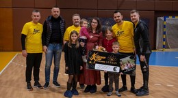 Účastníci turnaja vyzbierali pre rodinu, ktorá prišla o otca, dvetisíc eur.