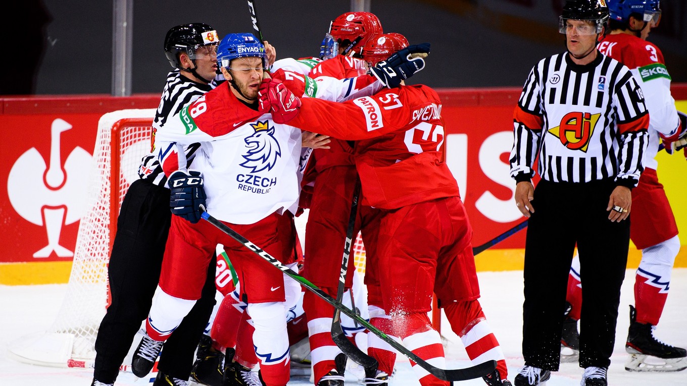 Foto zo zápasu Rusko - Česko na MS v hokeji 2021.