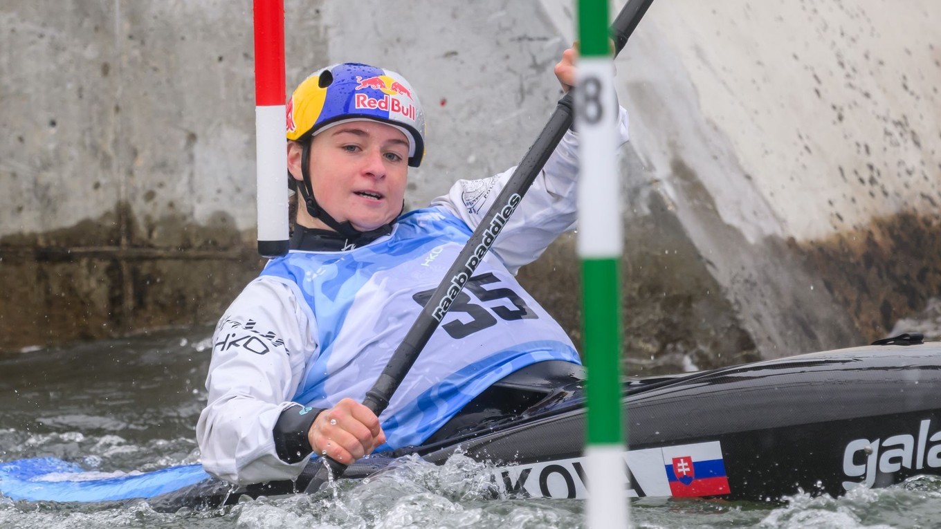Slovenská vodná slalomárka Zuzana Paňková v semifinálovej jazde počas pretekov v kategórii K1.
