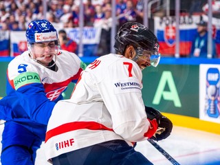 Šimon Nemec a Pierre-Olivier Joseph v zápase Slovensko - Kanada na MS 2023.