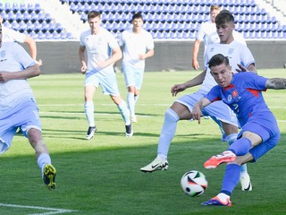 Tomáš Suslov strieľa druhý gól.