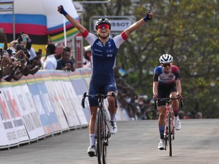 Francúzka Célia Geryová vyhráva MS do 23 rokov pred striebornou Viktóriou Chladoňovou.