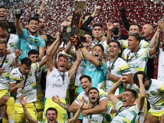 Futbalisti Defensa y Justicia vyhrali juhoamerický superpohár Recopa Sudamericana 2021.
