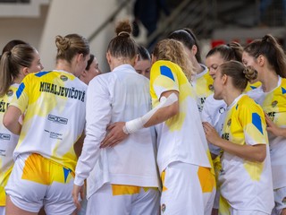 Basketbalistky Piešťanských Čajok.