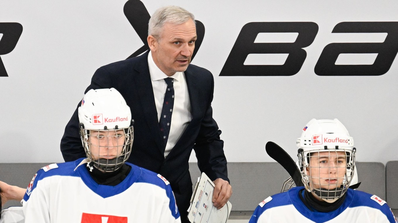 tréner tímu Slovenska Miroslav Mosnár