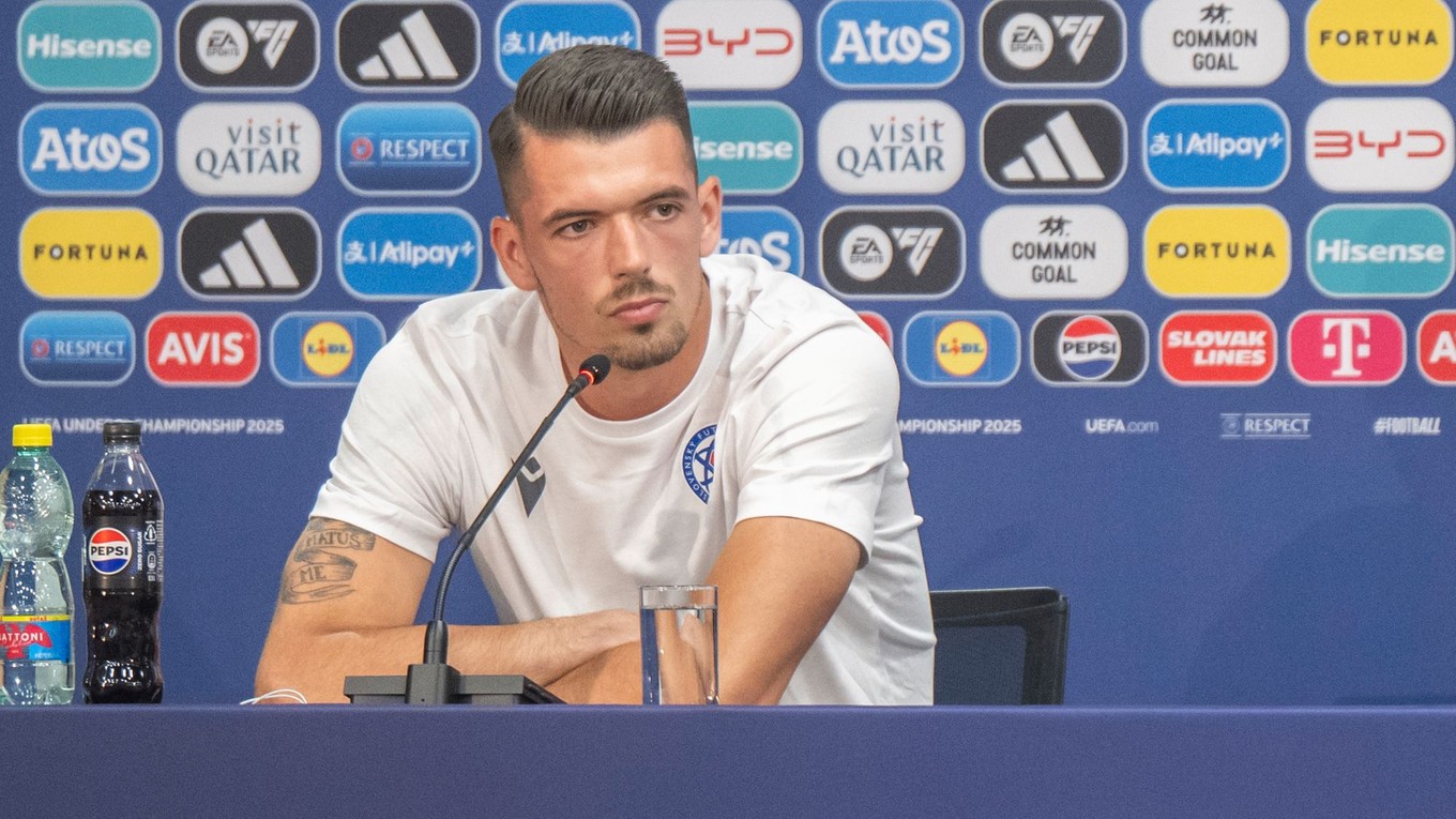 Brankár slovenskej futbalovej reprezentácie do 21 rokov Ľubomír Belko.