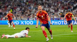 Dani Olmo sa raduje z gólu v zápase Španielsko - Francúzsko na EURO 2024.