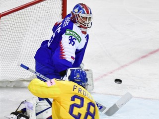 Adam Húska v zápase Slovensko - Švédsko na MS v hokeji 2021.