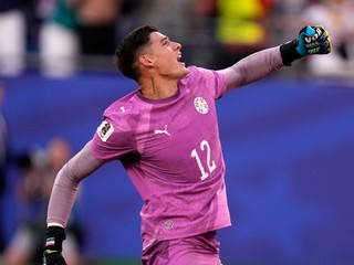 Brankár Paraguaja Orlando Gill.