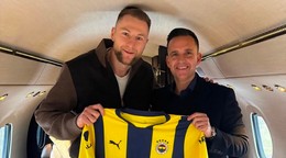 Milan Škriniar (vľavo) na ceste do Istanbulu.