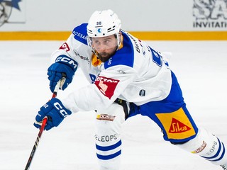 Slovenský hokejista Tomáš Tatar v drese švajčiarskeho Zugu.