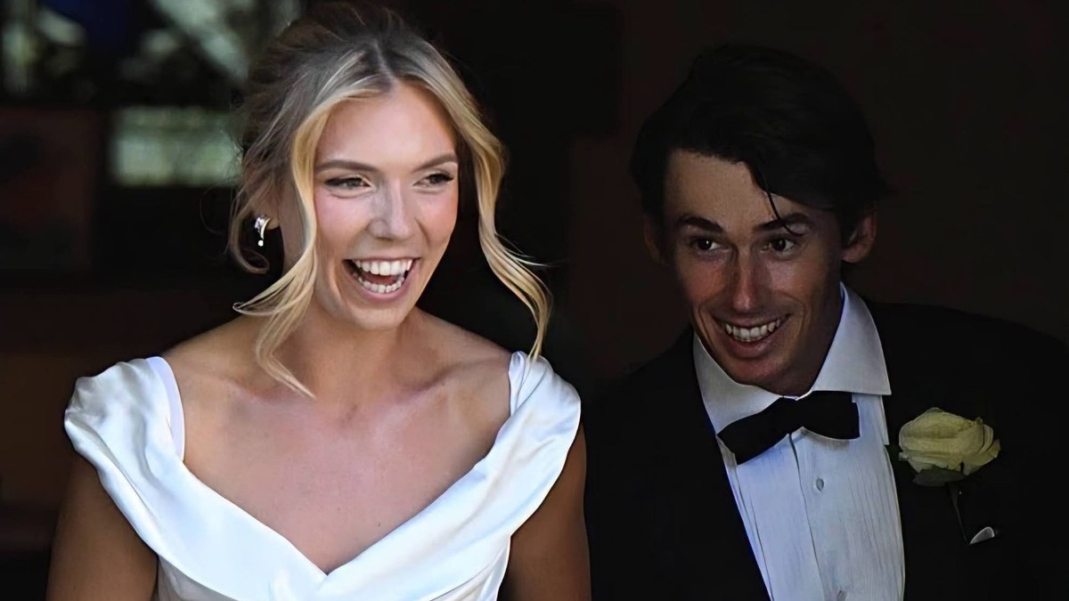 Alex de Minaur a Katie Boulterová.