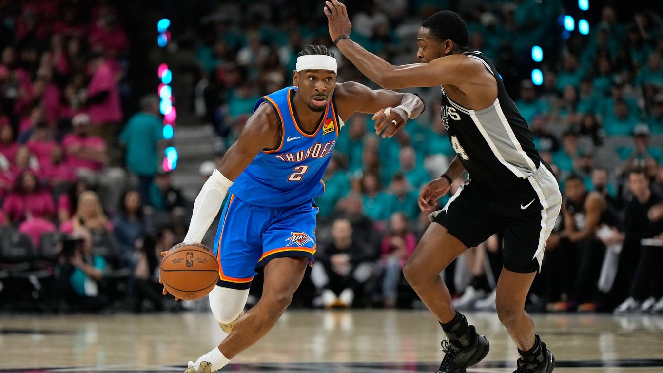 Shai Gilgeous-Alexander v zápase San Antonio Spurs - Oklahoma City Thunder