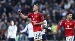 Matthijs de Ligt oslavuje gól v sieti Tottenhamu.